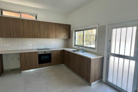 3 bedrooms Townhouse in Larnaca, Larnaka,  No. 39779 2