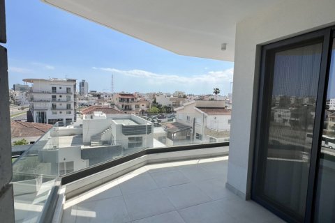 2 bedrooms Apartment in Larnaca, Larnaka, No. 39775 8