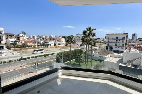 2 bedrooms Apartment in Larnaca, Larnaka, No. 39775 10