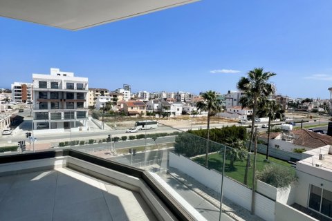 2 bedrooms Apartment in Larnaca, Larnaka, No. 39775 9
