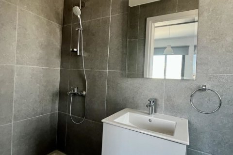 2 bedrooms Apartment in Larnaca, Larnaka, No. 39775 16