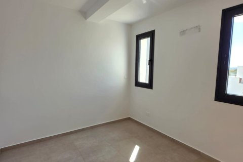 2 bedrooms Apartment in Larnaka,  No. 51256 8