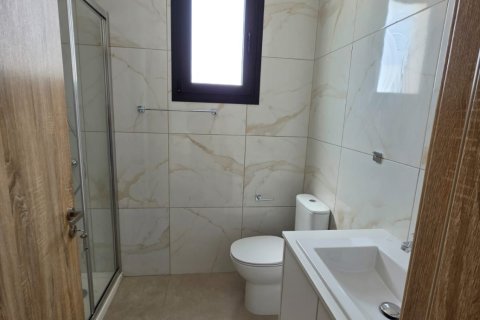 2 bedrooms Apartment in Larnaka,  No. 51256 12