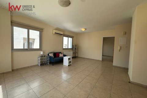 Квартира с 3 спальнями в Строволос, Никосия,  № 51253