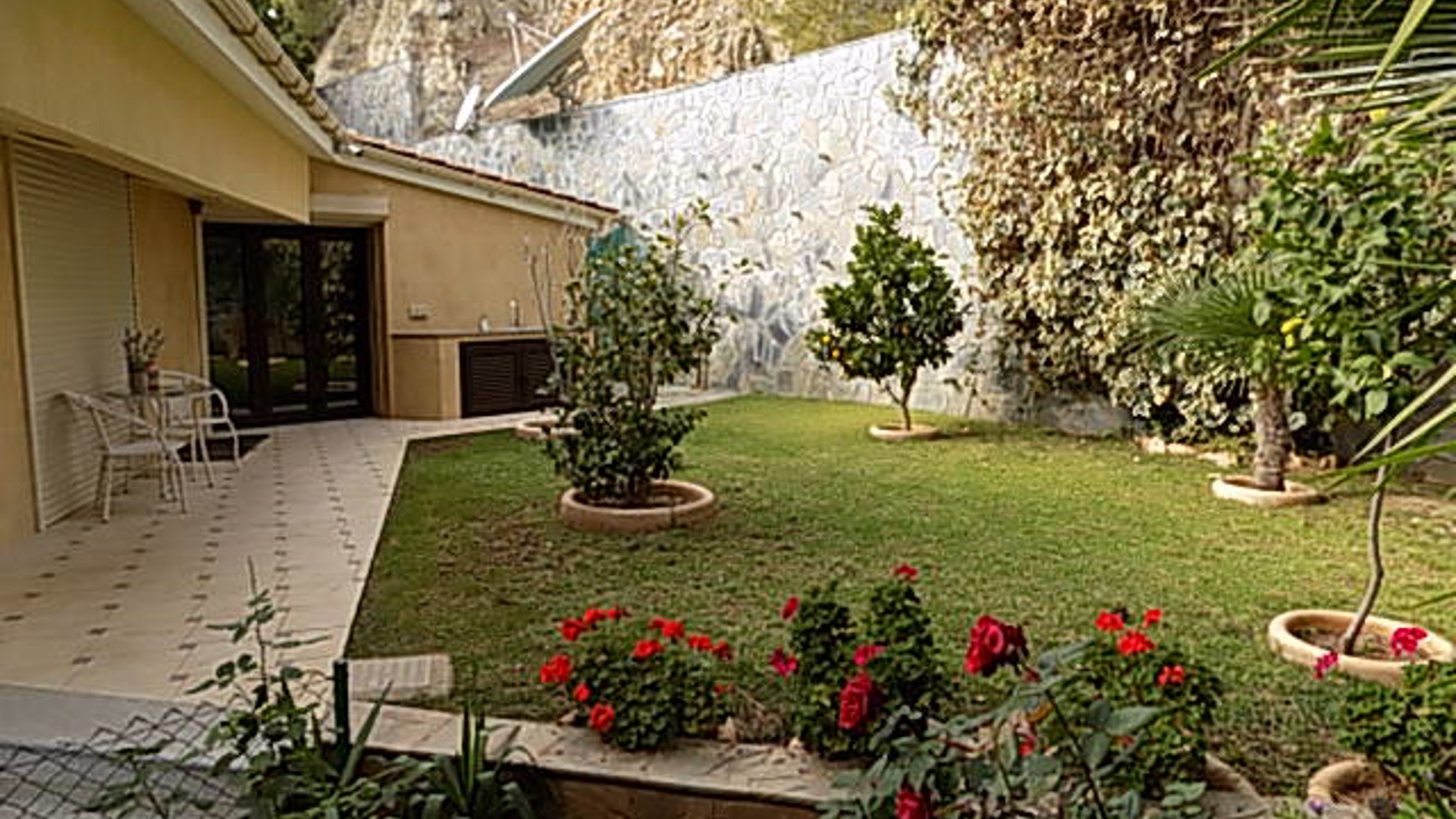 4 bedrooms Villa in Moniatis, Limassol, Cyprus No. 25684