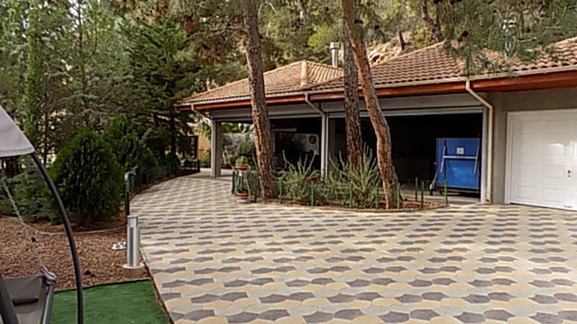 4 bedrooms Villa in Moniatis, Limassol, Cyprus No. 25684