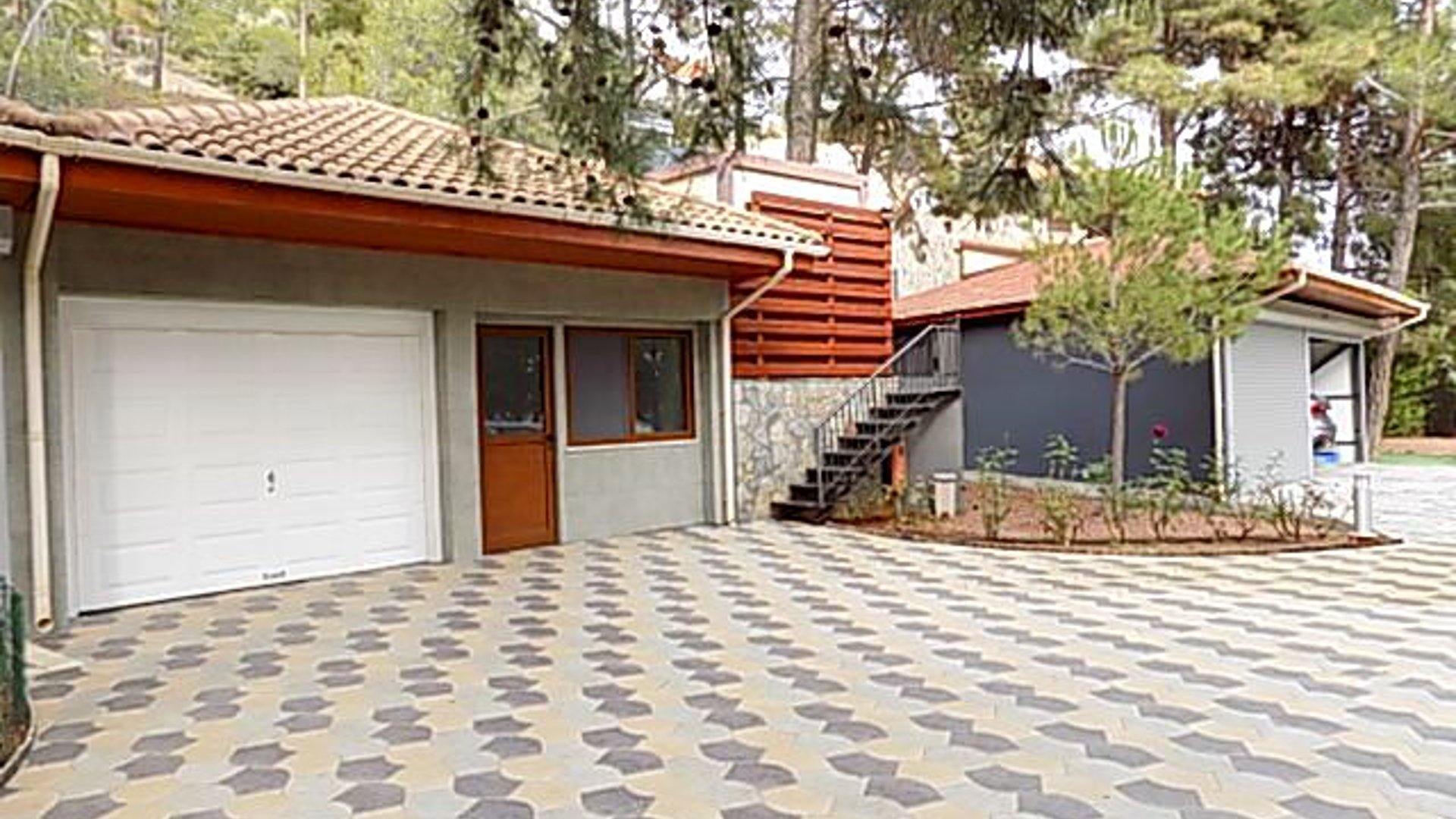 4 bedrooms Villa in Moniatis, Limassol, Cyprus No. 25684