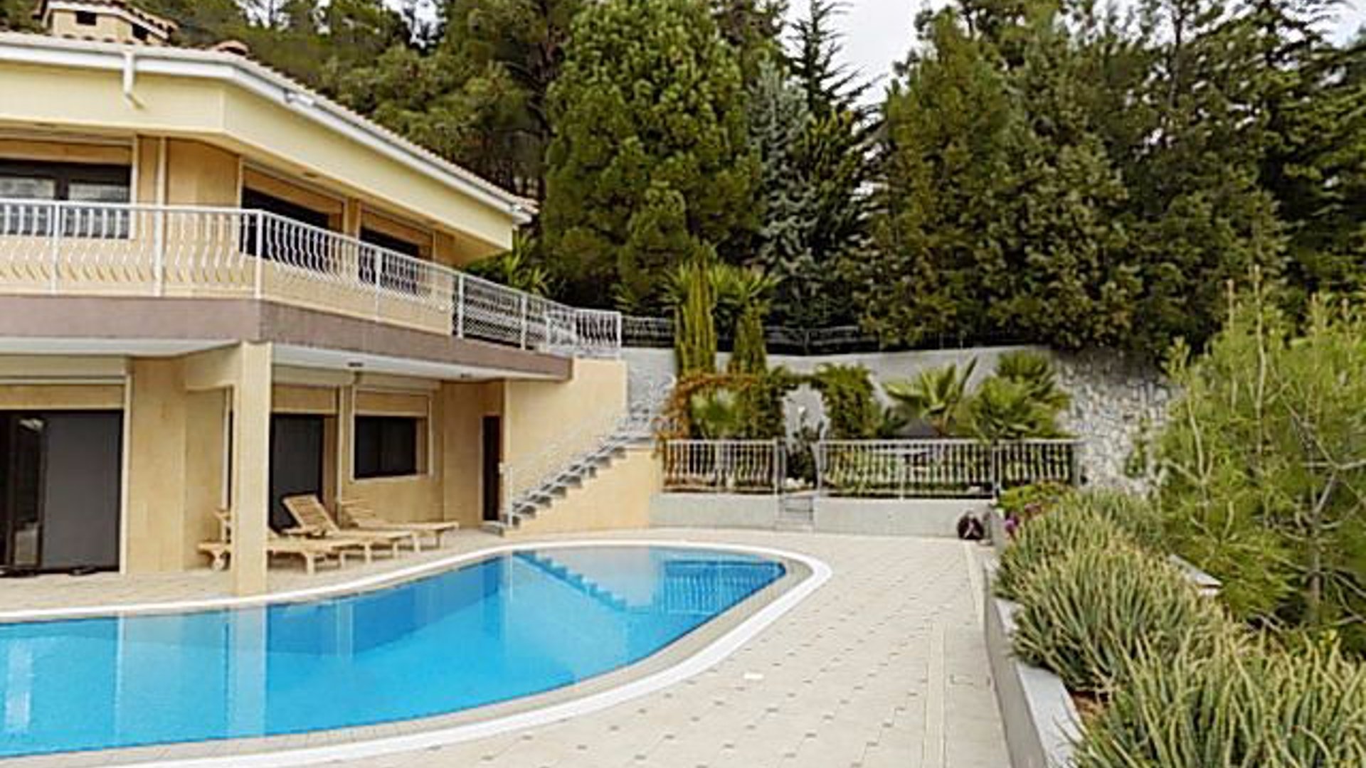 4 bedrooms Villa in Moniatis, Limassol, Cyprus No. 25684