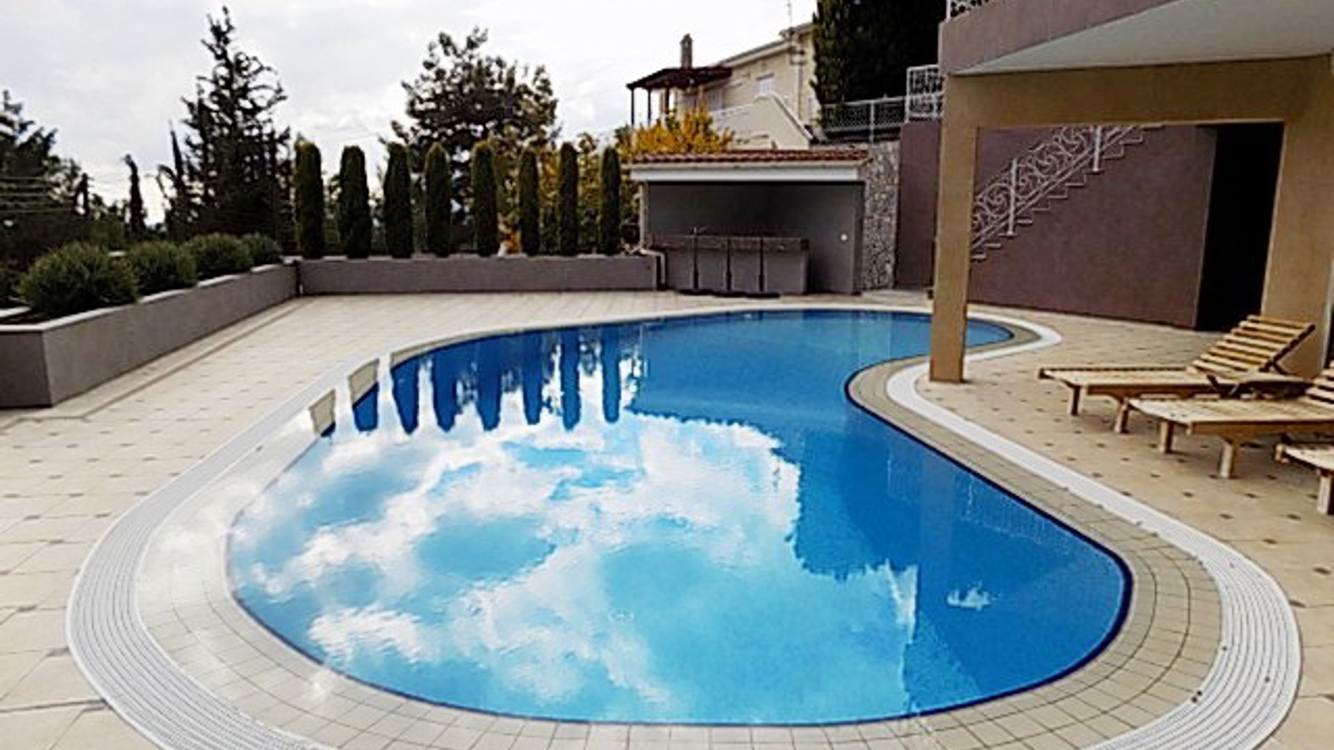 4 bedrooms Villa in Moniatis, Limassol, Cyprus No. 25684