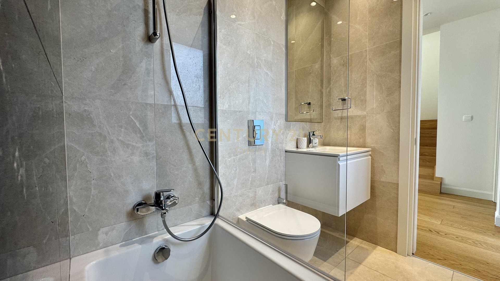 4 bedrooms Apartment in Germasogeia, Limassol, Cyprus No. 55626