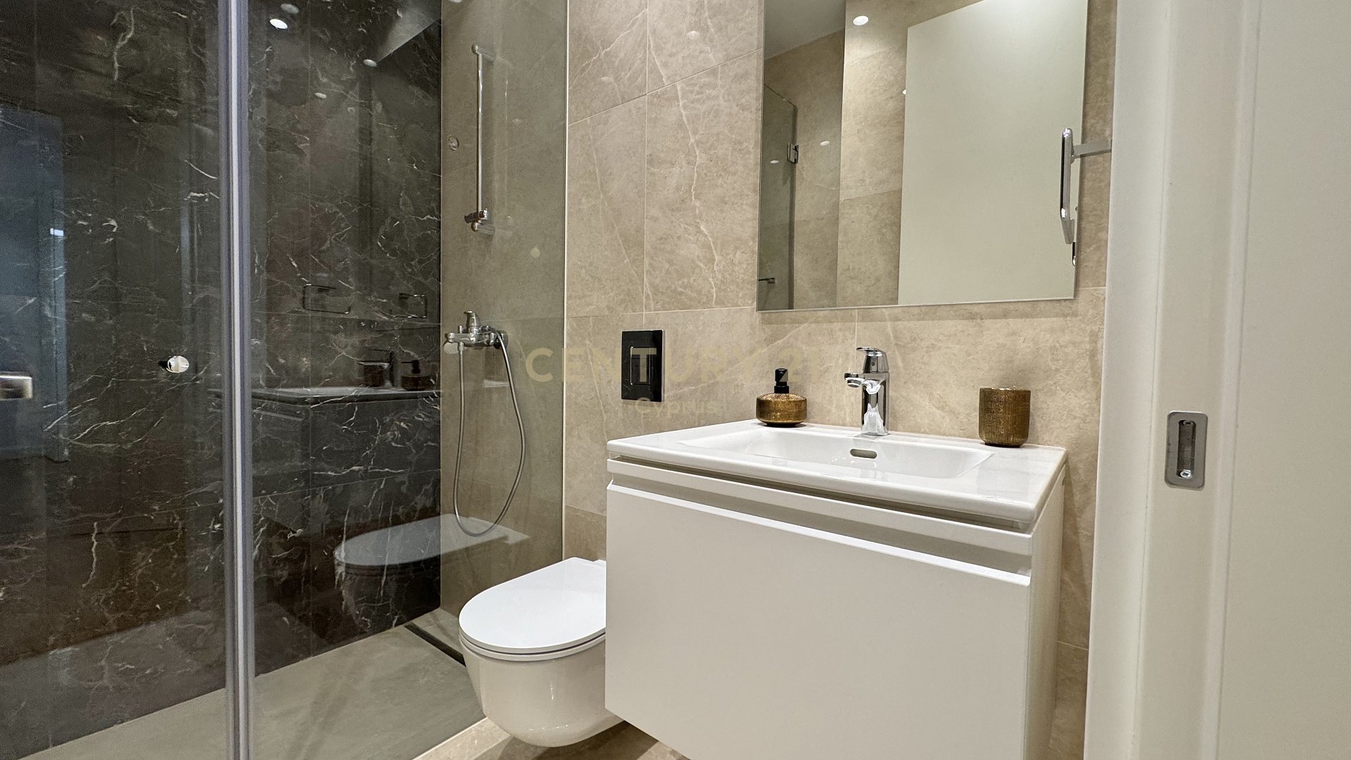 4 bedrooms Apartment in Germasogeia, Limassol, Cyprus No. 55626