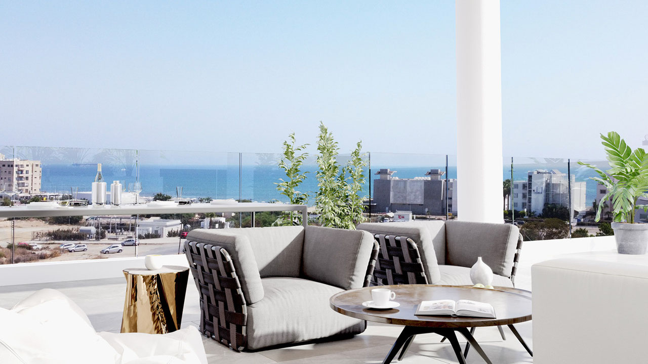 Roy Terraces - Plus 21 en Larnaca, Larnaka, Chipre No. 7189
