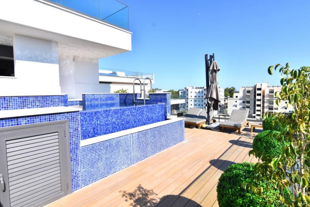Coastal Park Residence in Limassol, Cyprus No. 7138