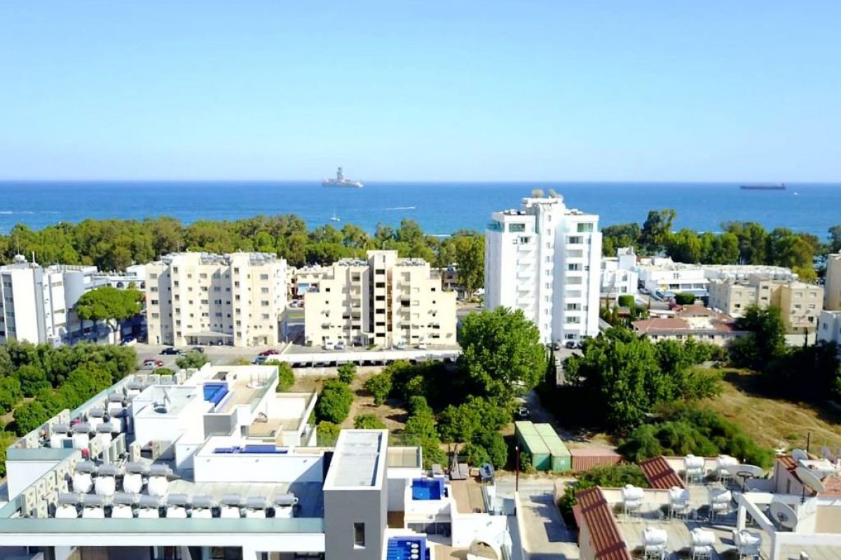 Coastal Park Residence in Limassol, Cyprus No. 7138