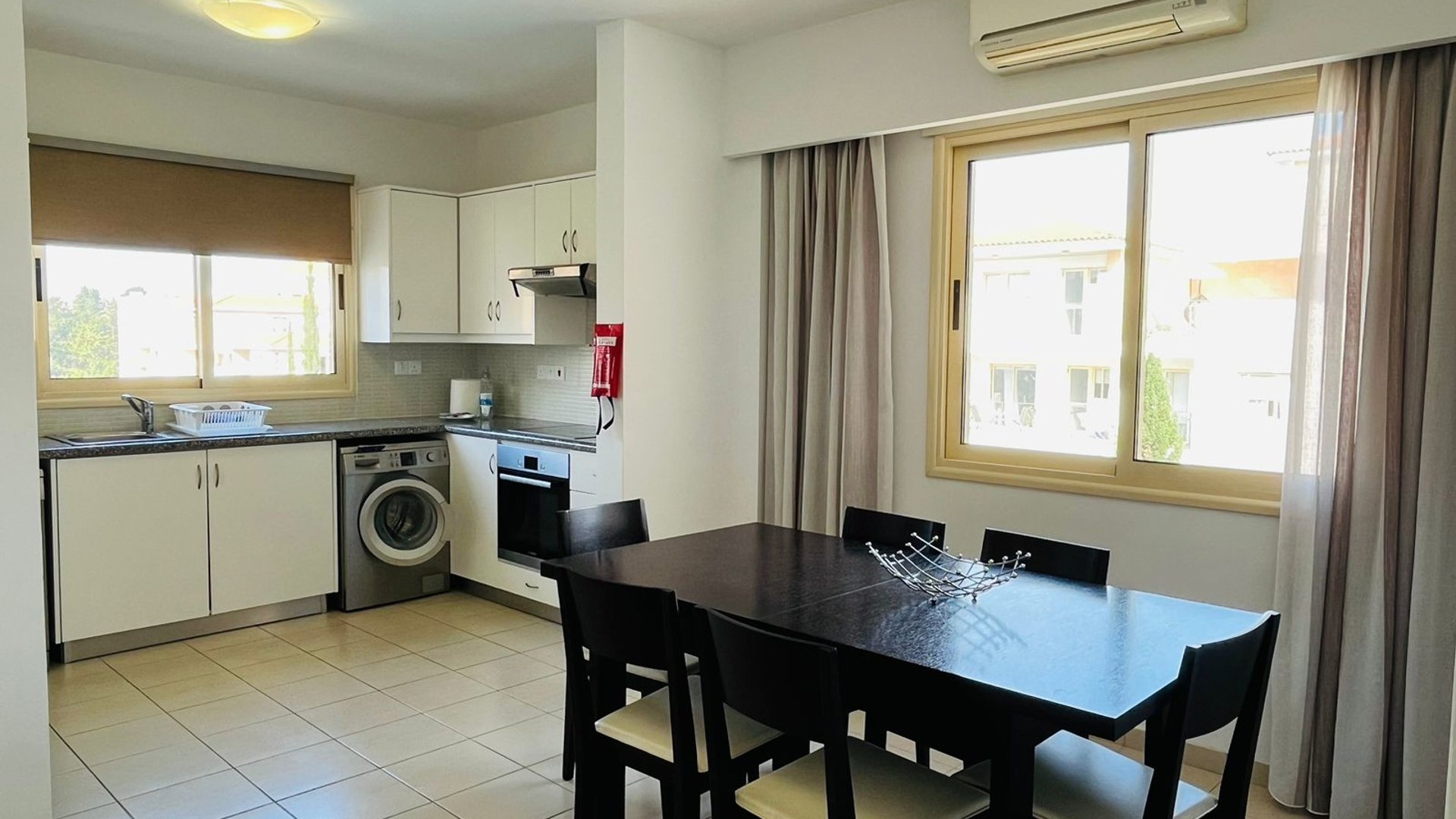 2 bedrooms Apartment in Paphos, Cyprus No. 27075
