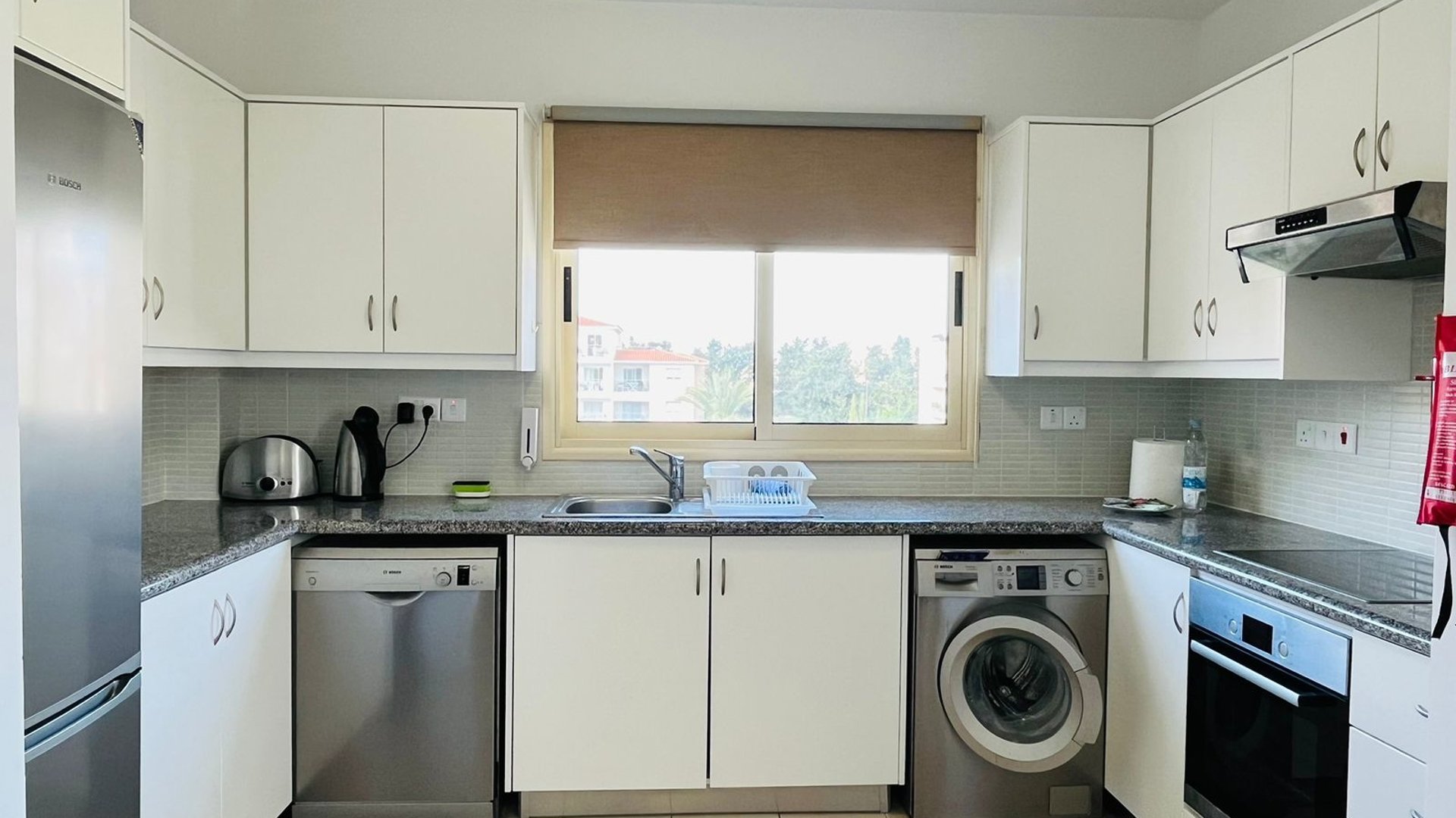 2 bedrooms Apartment in Paphos, Cyprus No. 27075