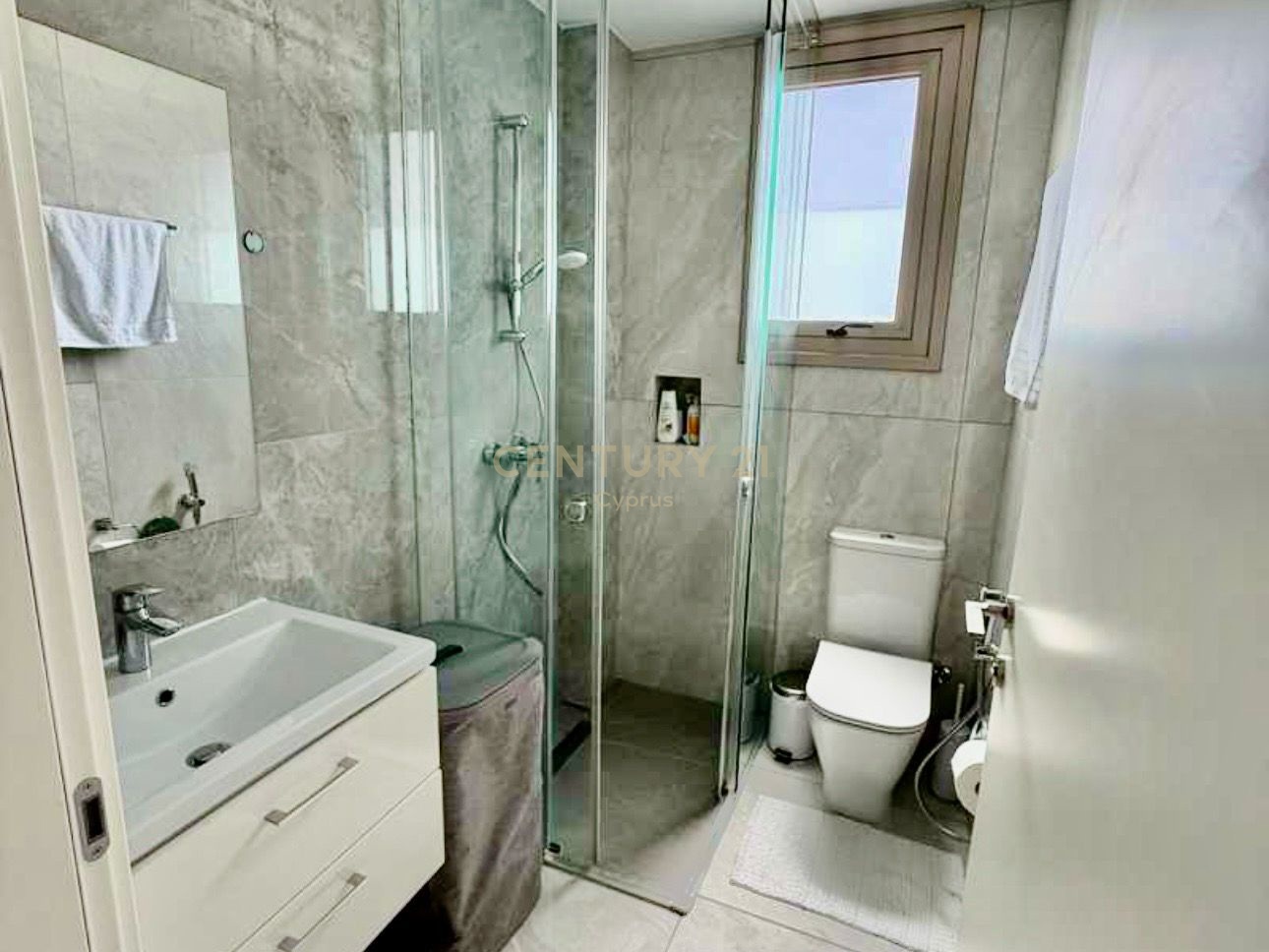 3 bedrooms Penthouse in Germasogeia, Limassol, Cyprus No. 55180