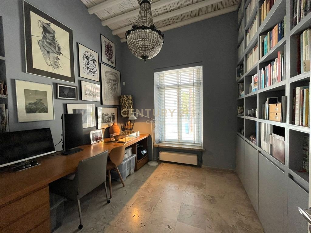5 bedrooms Villa in Limassol, Cyprus No. 55182