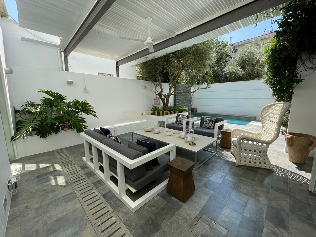 5 bedrooms Villa in Limassol, Cyprus No. 55182