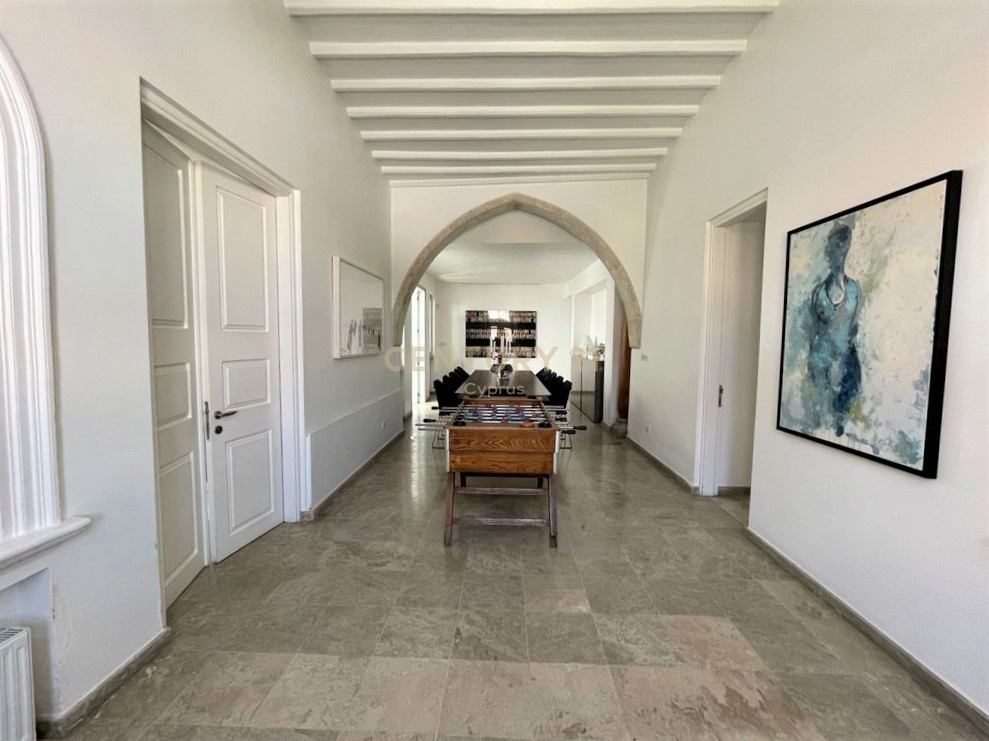 5 bedrooms Villa in Limassol, Cyprus No. 55182
