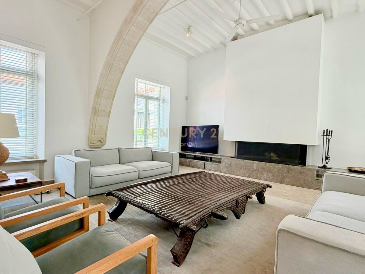 5 bedrooms Villa in Limassol, Cyprus No. 55182