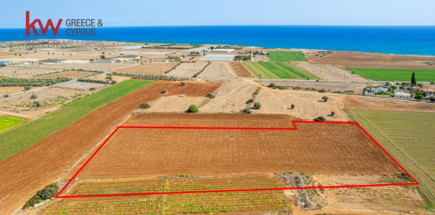 14716m2 Land in Alaminos, Larnaka, No. 39741
