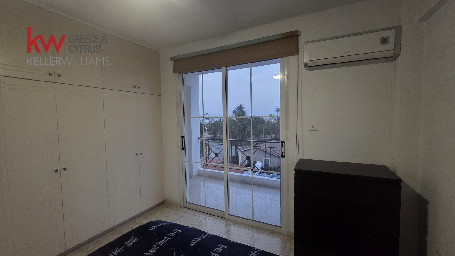 Квартира с 3 спальнями в Ларнака, Кипр № 39736