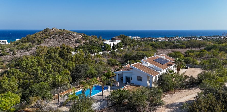 6 bedrooms Villa in Protaras, Ammochostos, No. 9352