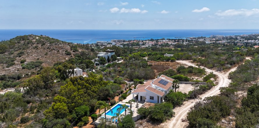 6 bedrooms Villa in Protaras, Ammochostos, No. 9352