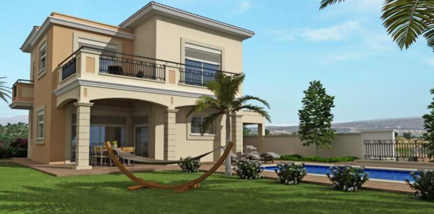 Вилла с 5 спальнями в Лимассол, Лимасол,  № 38669