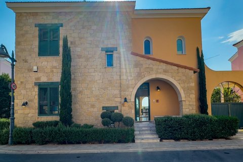 5 chambres Villa à Limassol,  No. 42507