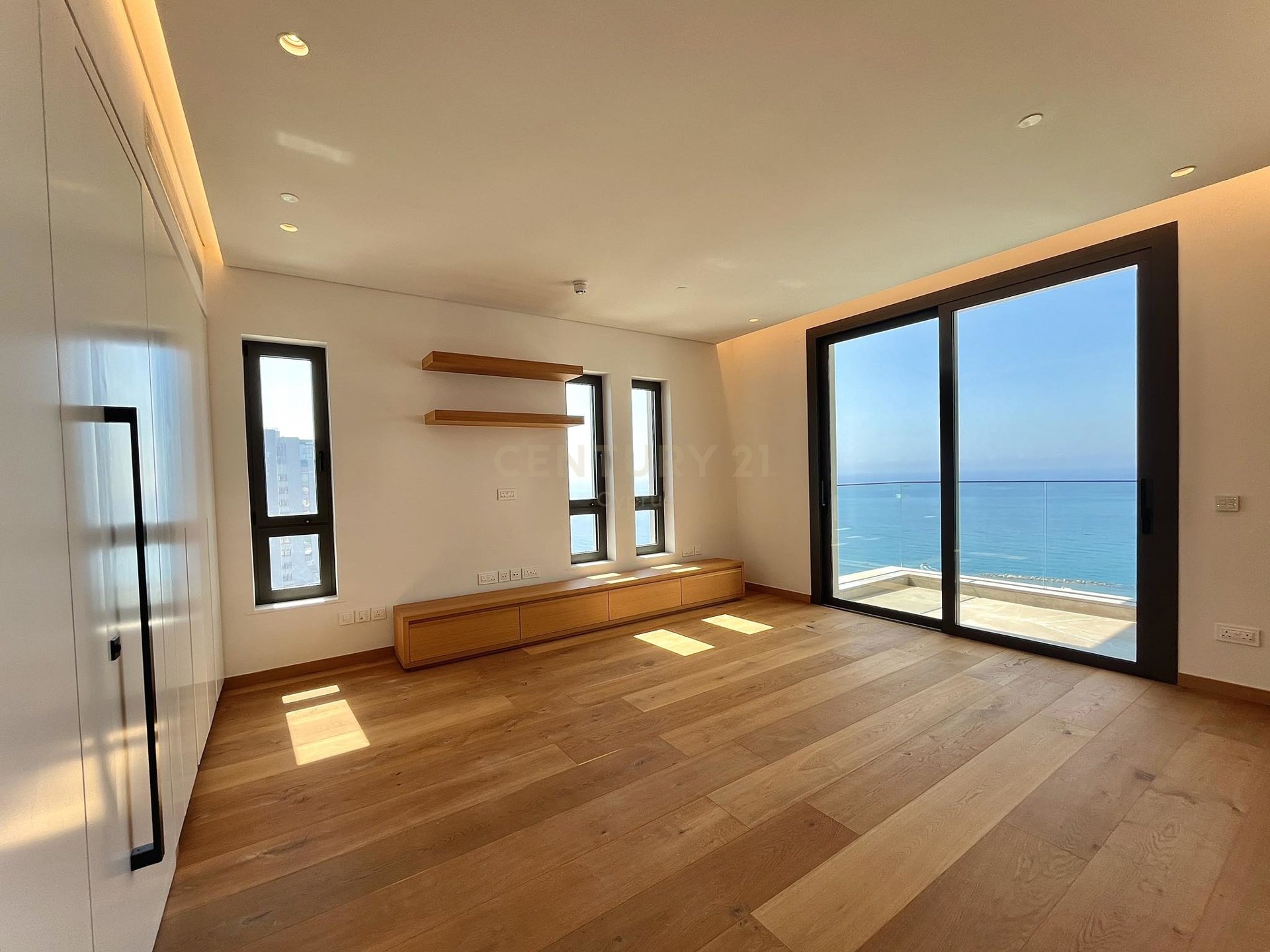 3 bedrooms Apartment in Agios Tychonas, Limassol, Cyprus No. 55939
