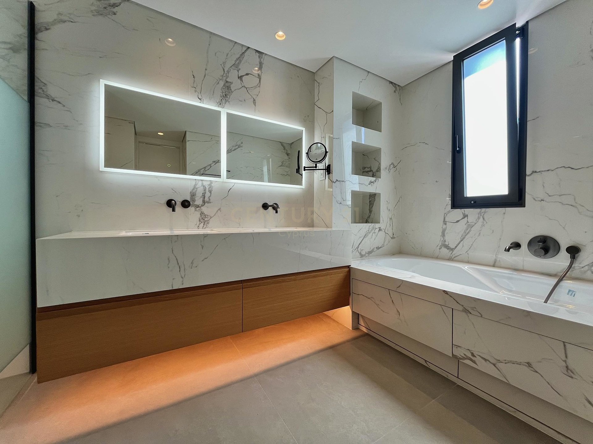 3 bedrooms Apartment in Agios Tychonas, Limassol, Cyprus No. 55939