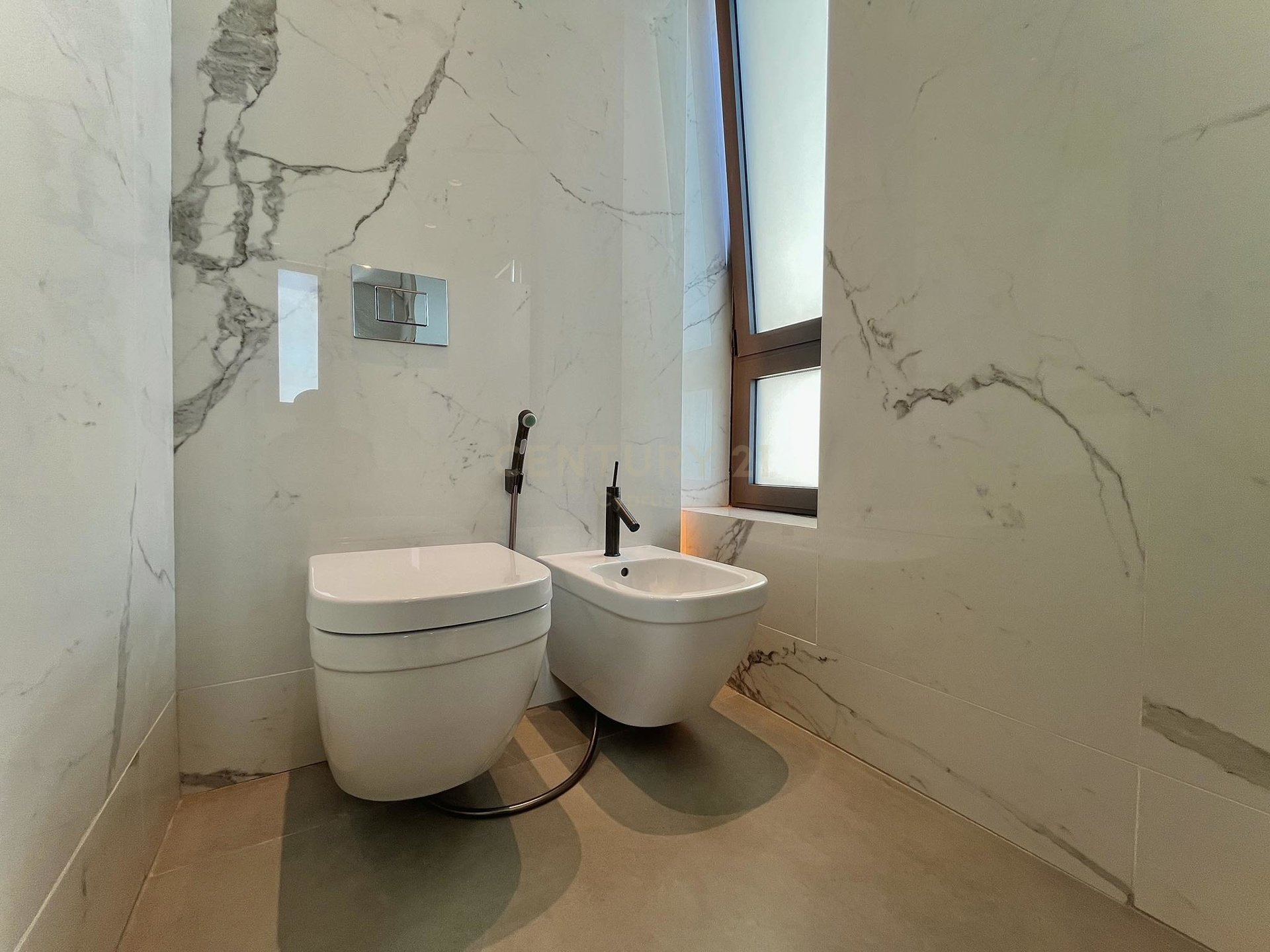 3 bedrooms Apartment in Agios Tychonas, Limassol, Cyprus No. 55939