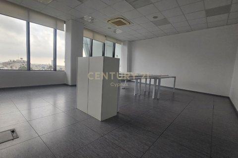 340m2 Oficina en Kato Polemidia, Limassol,  No. 55943 14