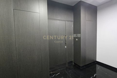340m2 Oficina en Kato Polemidia, Limassol,  No. 55943 3