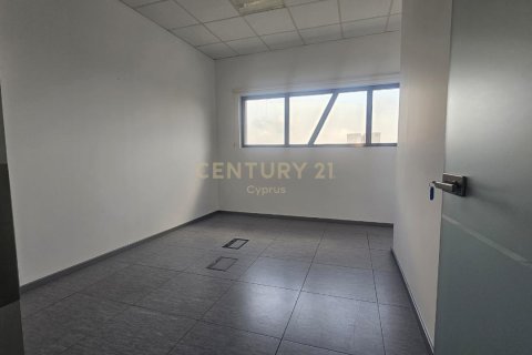 340m2 Oficina en Kato Polemidia, Limassol,  No. 55943 5