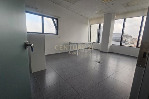 340m2 Oficina en Kato Polemidia, Limassol,  No. 55943 11