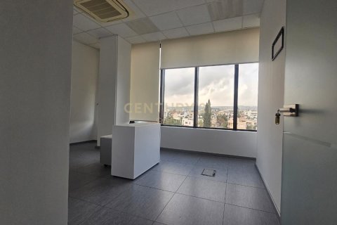 340m2 Oficina en Kato Polemidia, Limassol,  No. 55943 8