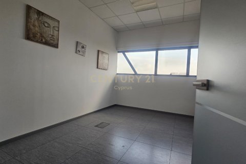 340m2 Oficina en Kato Polemidia, Limassol,  No. 55943 10