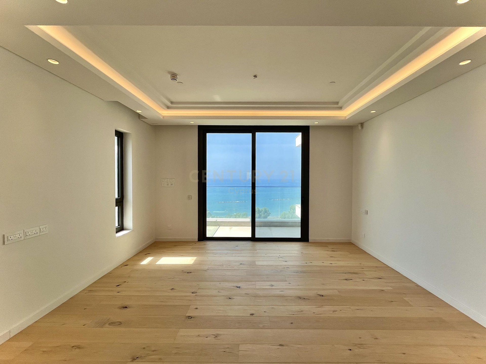 3 bedrooms Apartment in Agios Tychonas, Limassol, Cyprus No. 55940