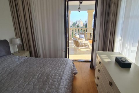 3 bedrooms Apartment in Limassol,  No. 38137 6