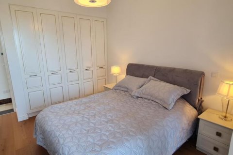 3 bedrooms Apartment in Limassol,  No. 38137 5