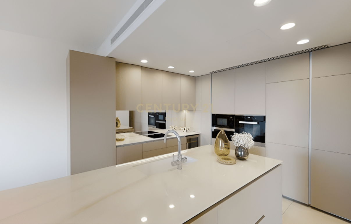 4 dormitorios Apartamento en Agios Tychonas, Limassol, Chipre No. 54109