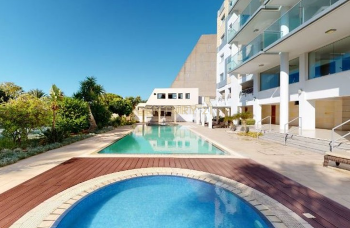 4 dormitorios Apartamento en Agios Tychonas, Limassol, Chipre No. 54109