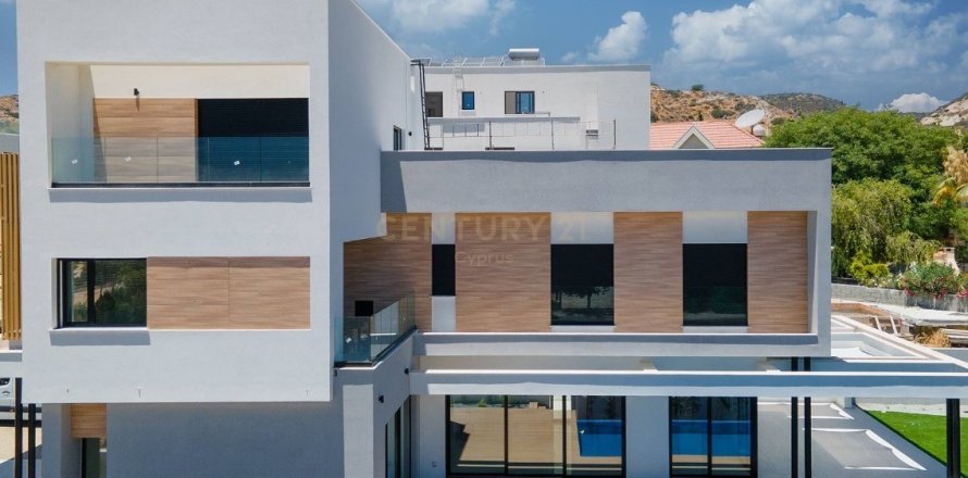 4 chambres Villa à Agios Tychonas, Limassol,  No. 54106
