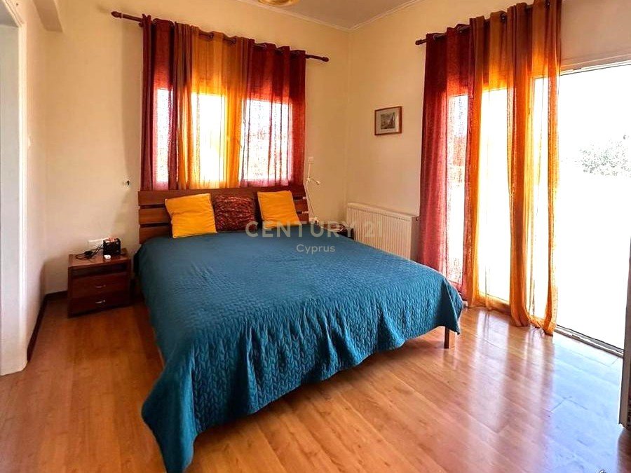 4 bedrooms Villa in Pyrgos, Limassol, Cyprus No. 54108