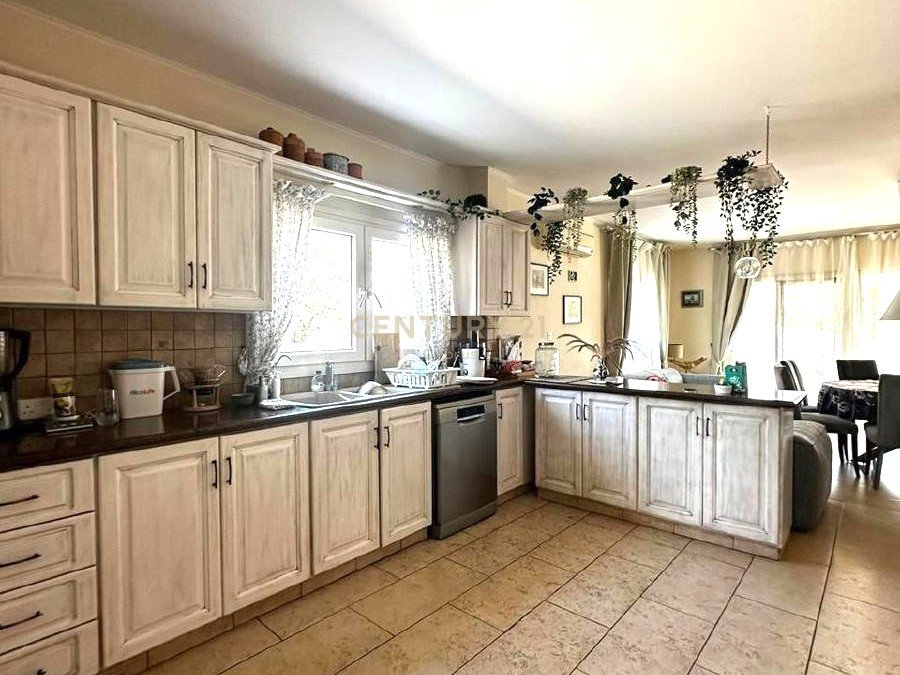 4 bedrooms Villa in Pyrgos, Limassol, Cyprus No. 54108
