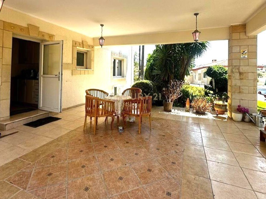 4 bedrooms Villa in Pyrgos, Limassol, Cyprus No. 54108