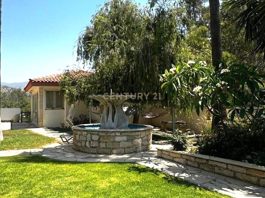 4 bedrooms Villa in Pyrgos, Limassol, Cyprus No. 54108